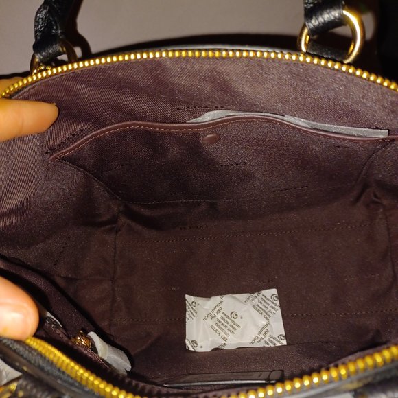 MEDIUM BLACK COACH HANDBAG - Picture 3 of 5